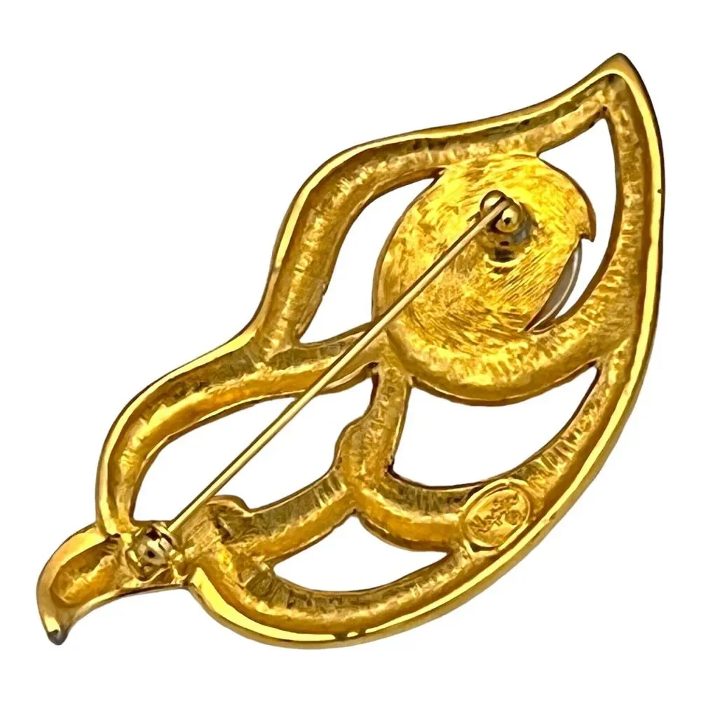 Vintage 1980s Napier Brooch Simulated Pearl Gold Tone Pin - 8U